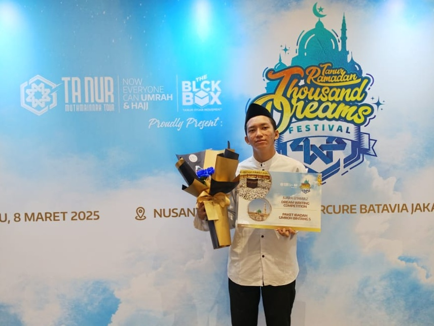 Habile Frisky Jemput Undangan ke Tanah Suci dengan Raih Juara Utama Lomba Dream Writing Competition